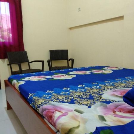 Kelapa Gading Homestay Syariah Redpartner Баньюванги Экстерьер фото