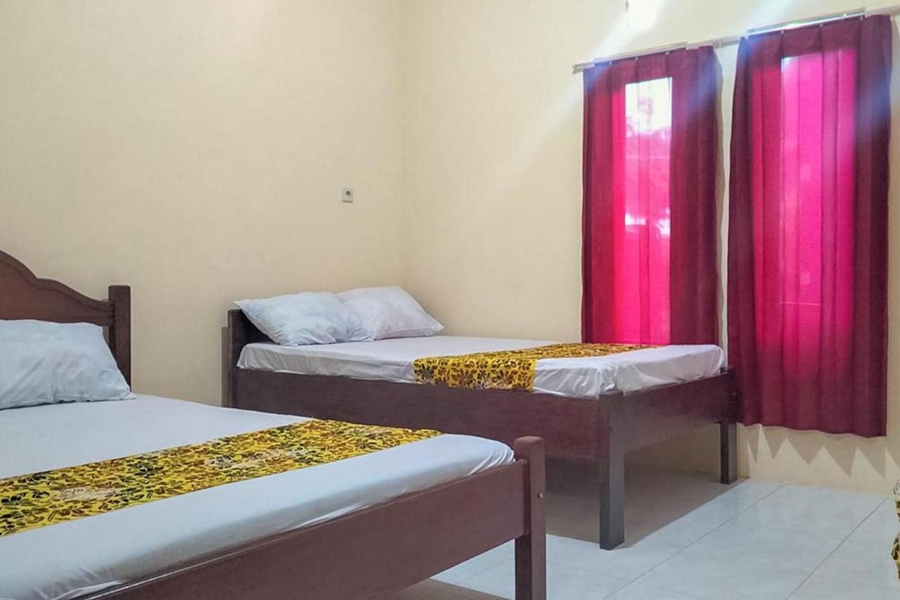 Kelapa Gading Homestay Syariah Redpartner Баньюванги Экстерьер фото