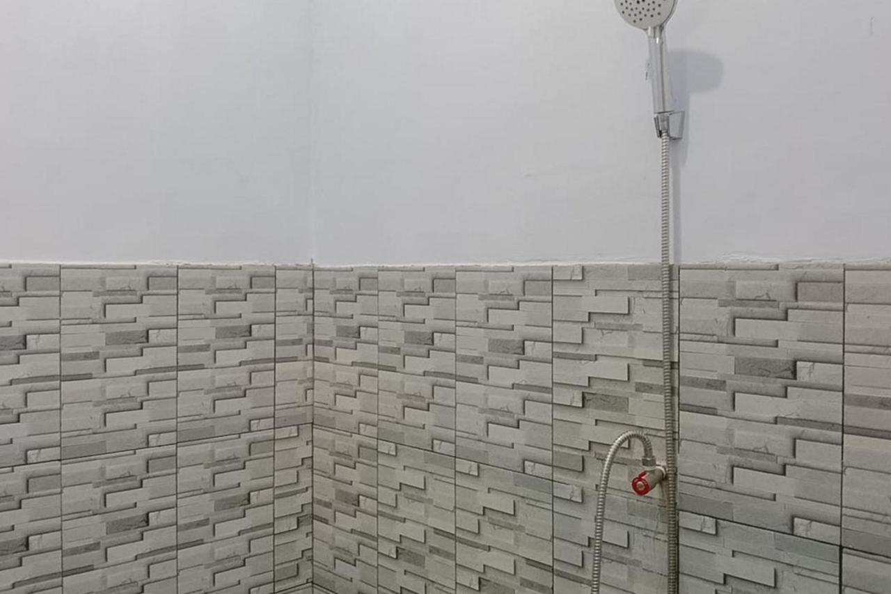 Kelapa Gading Homestay Syariah Redpartner Баньюванги Экстерьер фото