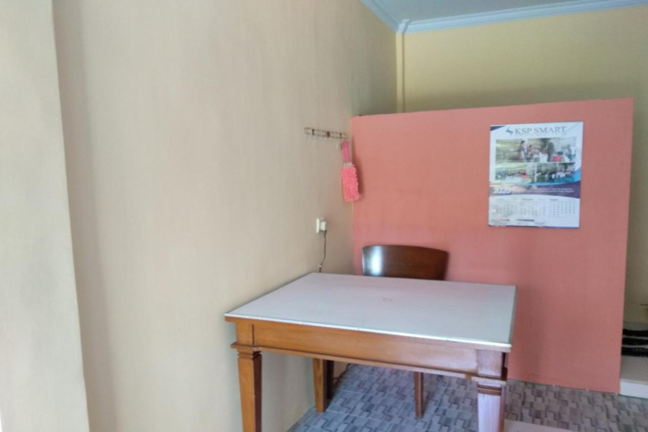 Kelapa Gading Homestay Syariah Redpartner Баньюванги Экстерьер фото