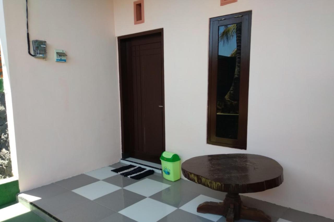 Kelapa Gading Homestay Syariah Redpartner Баньюванги Экстерьер фото