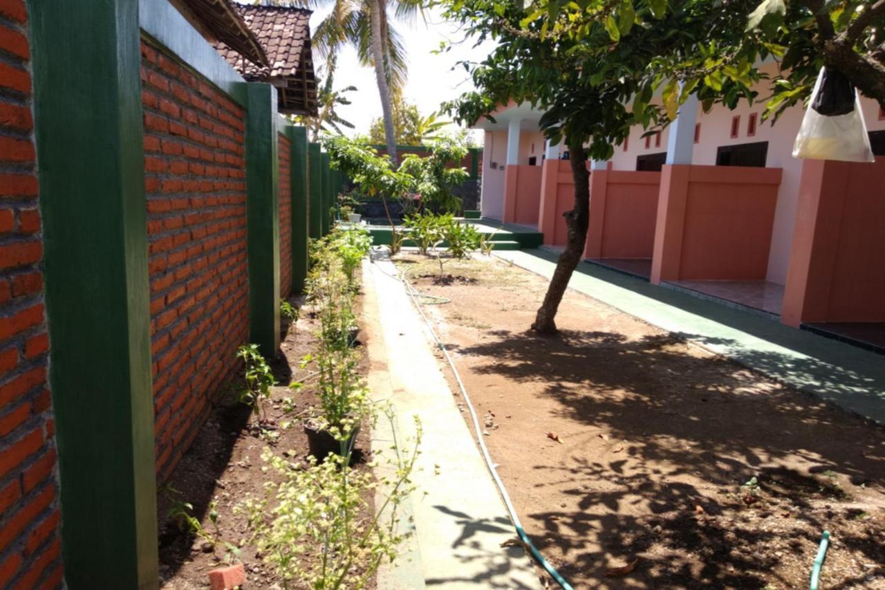 Kelapa Gading Homestay Syariah Redpartner Баньюванги Экстерьер фото