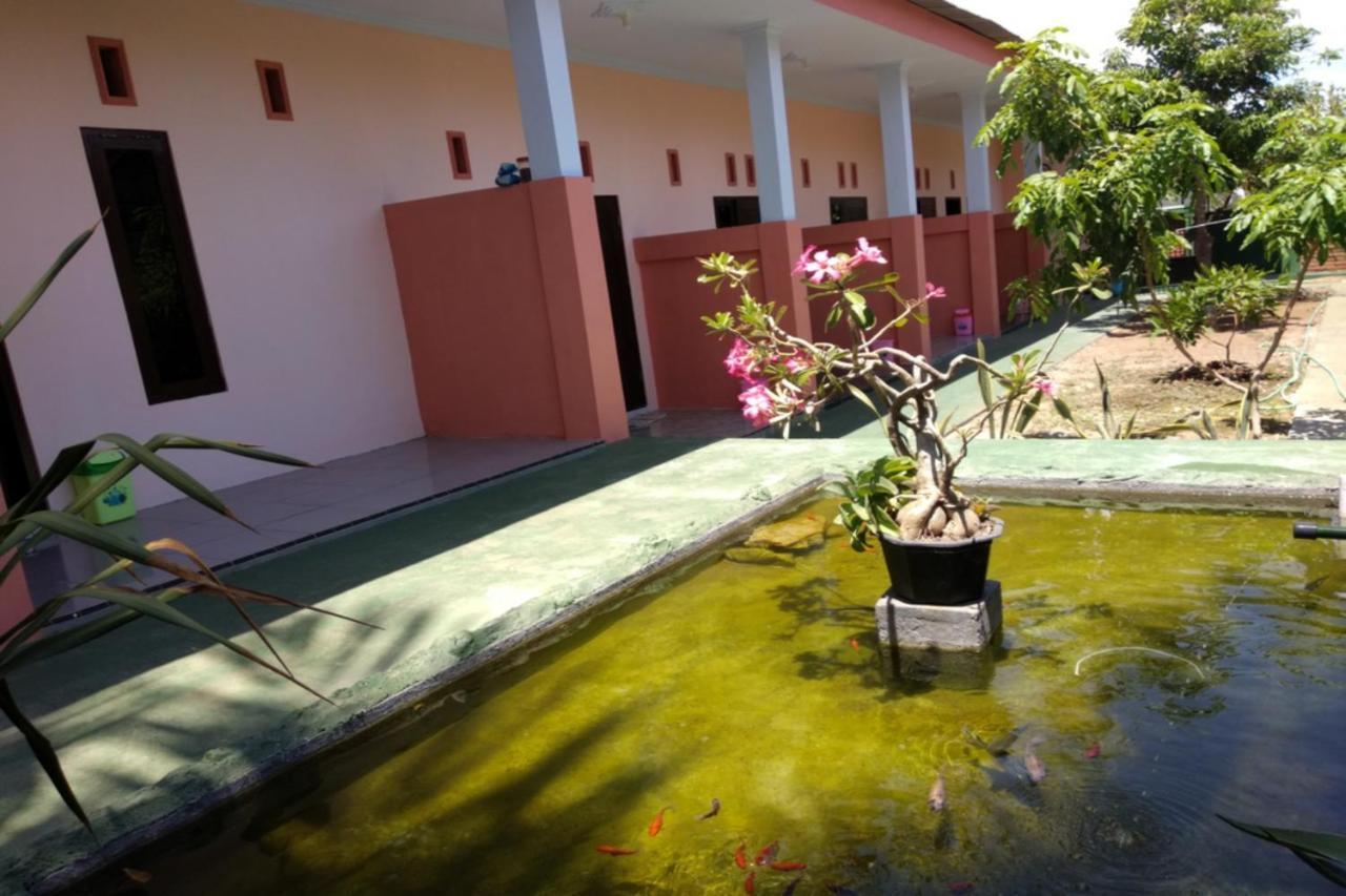 Kelapa Gading Homestay Syariah Redpartner Баньюванги Экстерьер фото