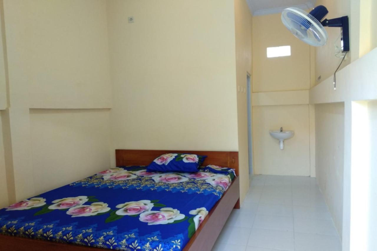 Kelapa Gading Homestay Syariah Redpartner Баньюванги Экстерьер фото