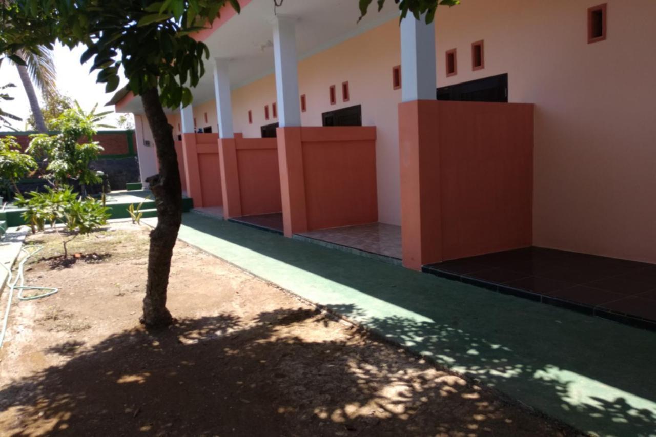 Kelapa Gading Homestay Syariah Redpartner Баньюванги Экстерьер фото