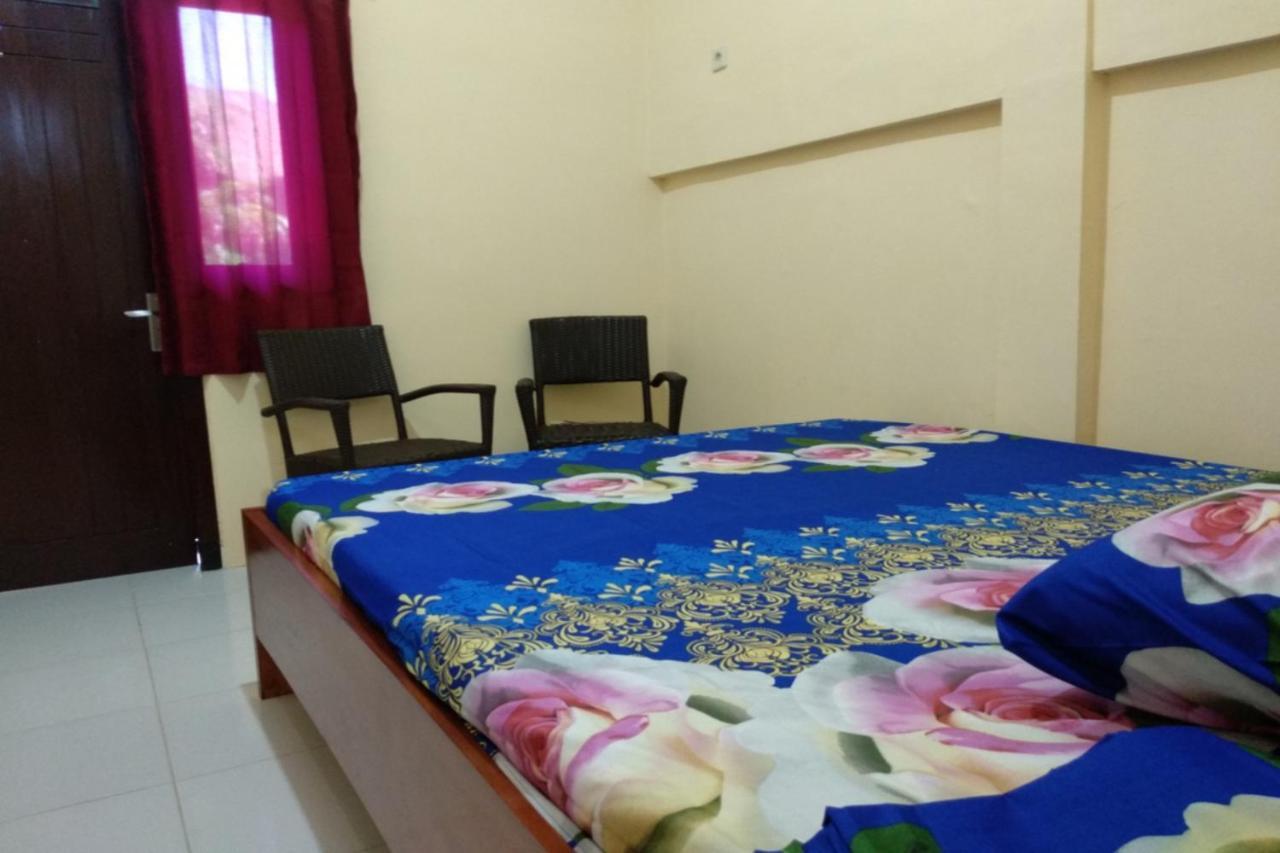 Kelapa Gading Homestay Syariah Redpartner Баньюванги Экстерьер фото