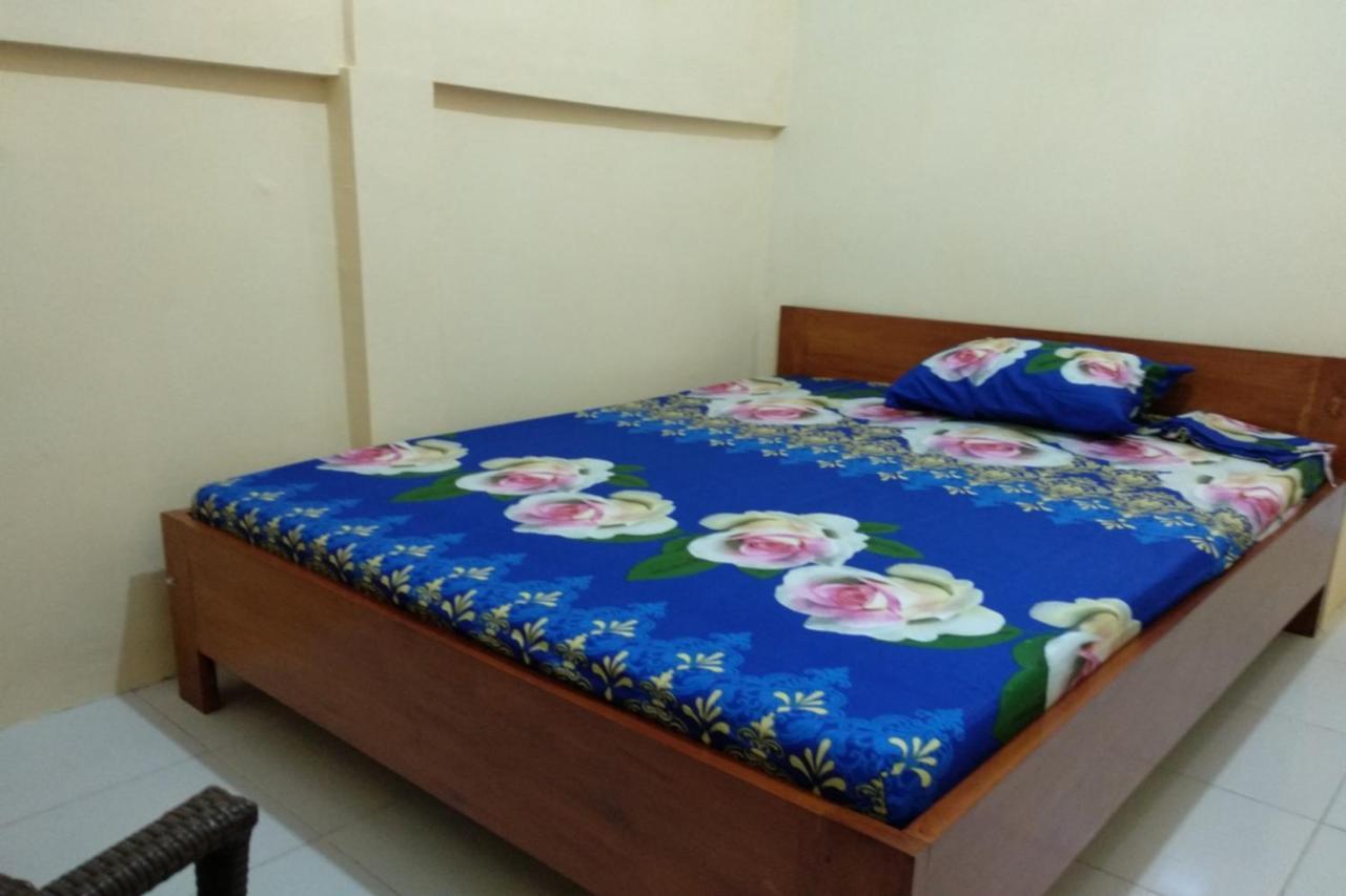Kelapa Gading Homestay Syariah Redpartner Баньюванги Экстерьер фото