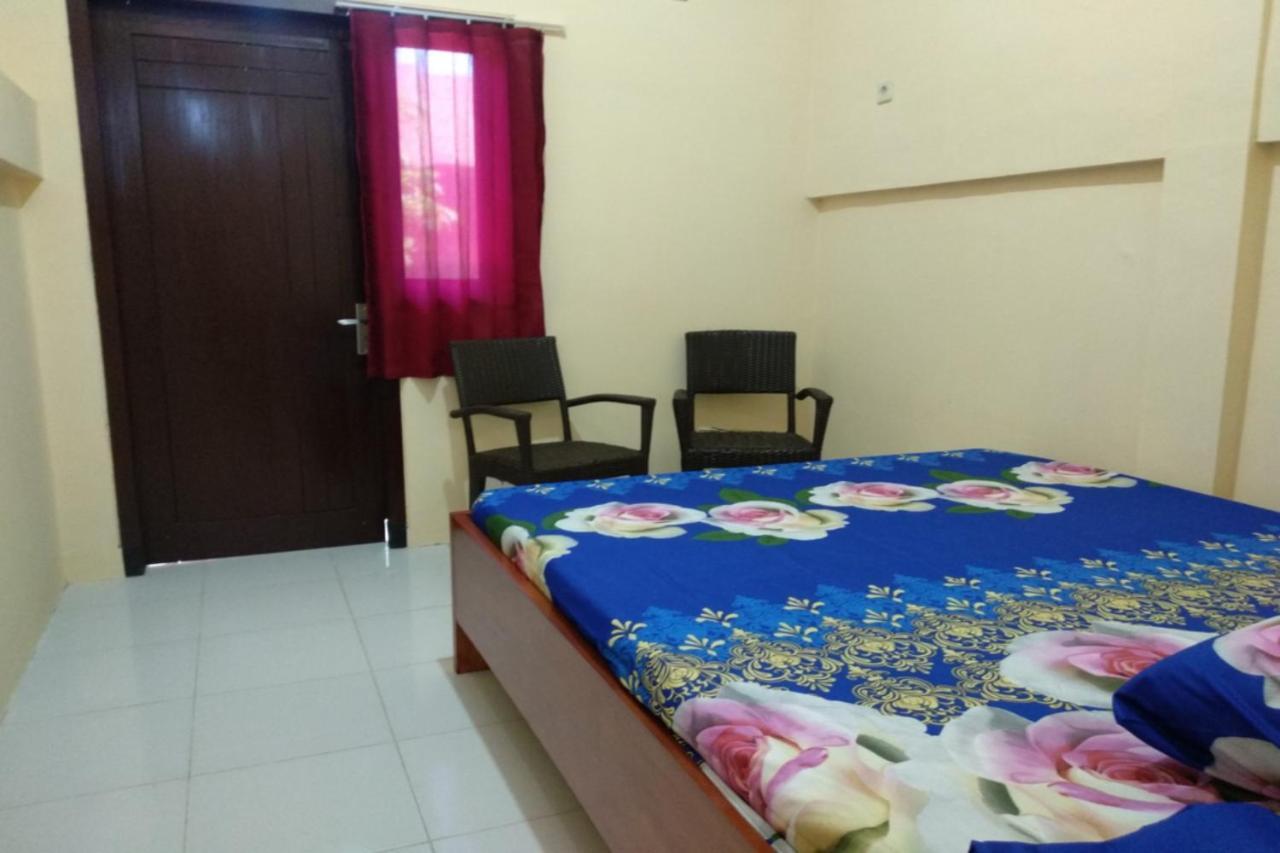 Kelapa Gading Homestay Syariah Redpartner Баньюванги Экстерьер фото