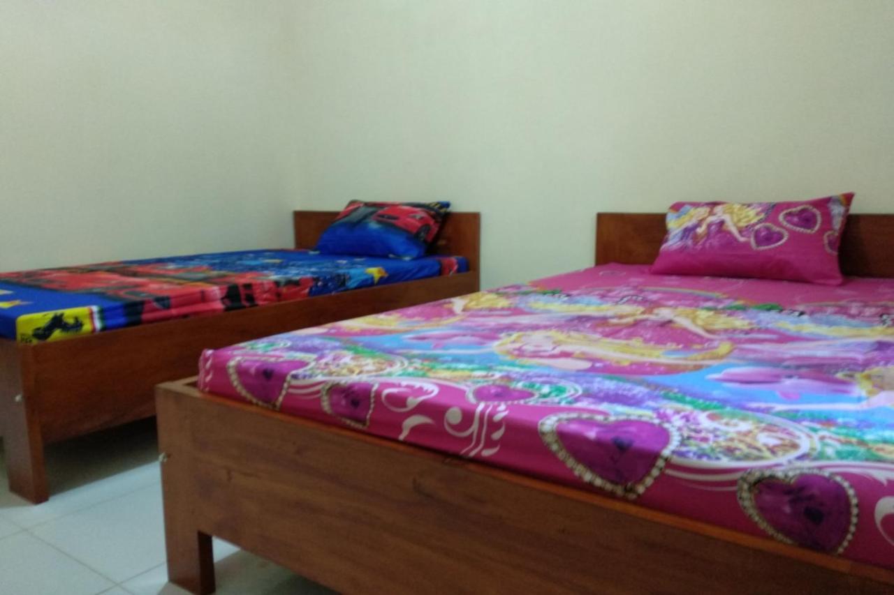 Kelapa Gading Homestay Syariah Redpartner Баньюванги Экстерьер фото