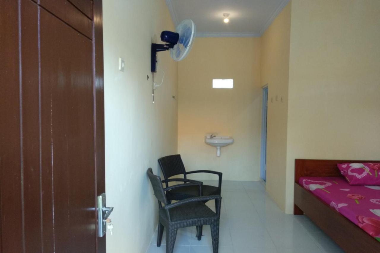 Kelapa Gading Homestay Syariah Redpartner Баньюванги Экстерьер фото