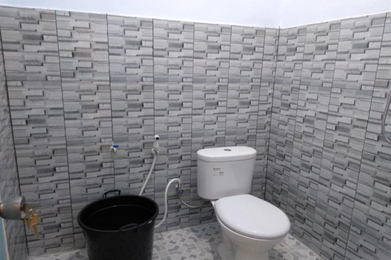 Kelapa Gading Homestay Syariah Redpartner Баньюванги Экстерьер фото