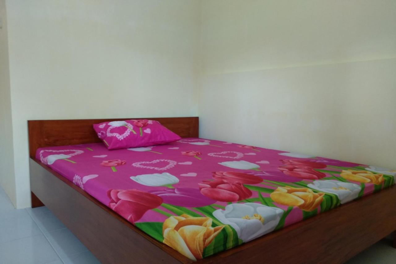 Kelapa Gading Homestay Syariah Redpartner Баньюванги Экстерьер фото