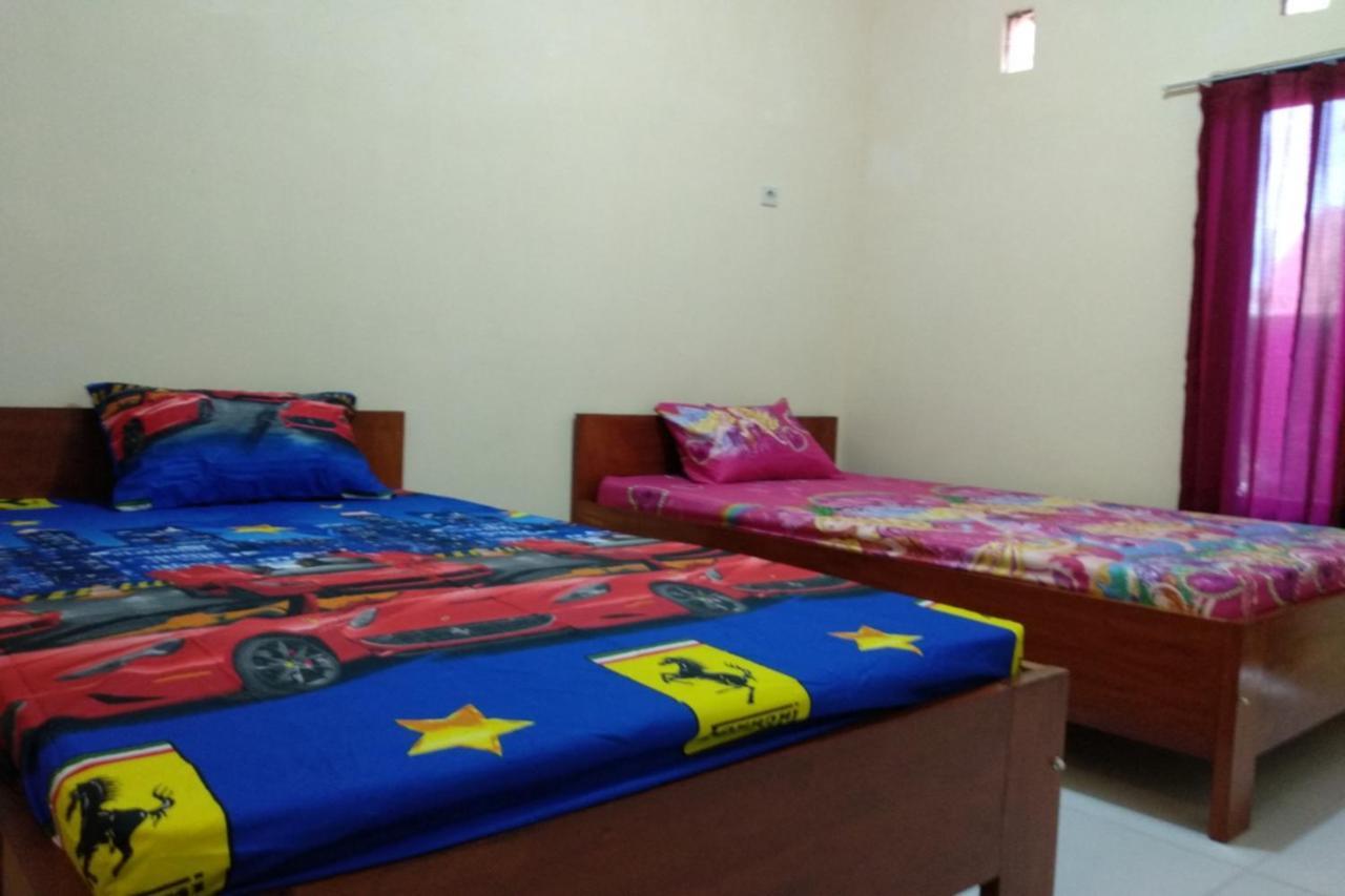Kelapa Gading Homestay Syariah Redpartner Баньюванги Экстерьер фото